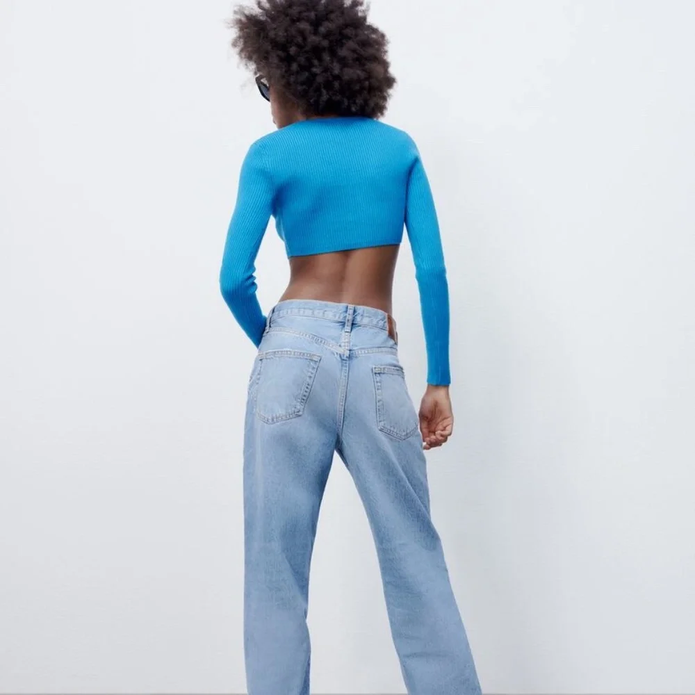 Zara Cut-out Crop Sleeve Top - Picture 4 of 9